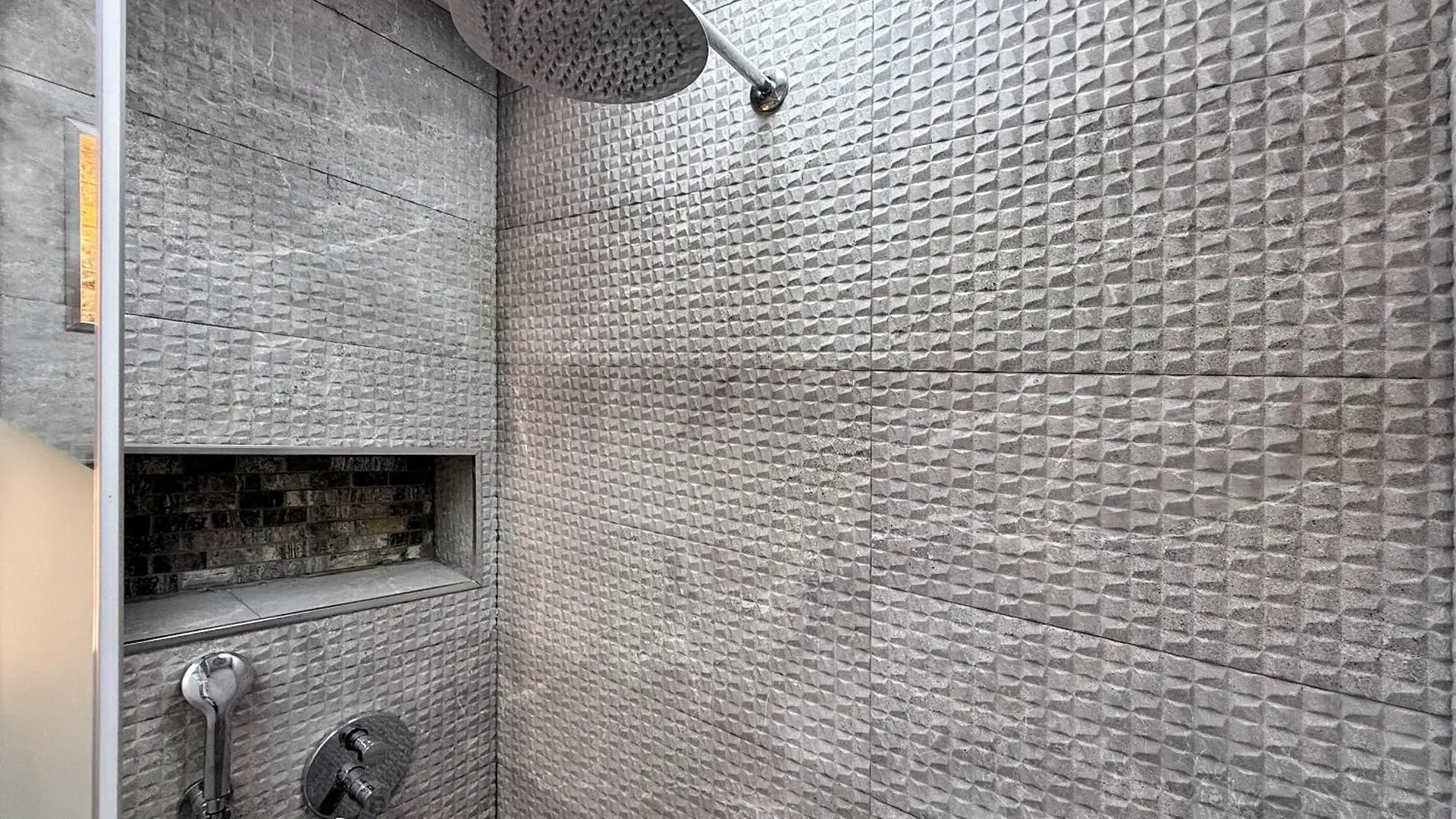 Bright & Stylish Stay In Baku 0*,  Azerbaijan