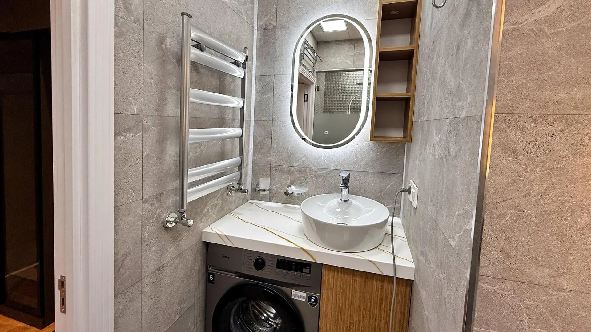 Bright & Stylish Stay In Baku Apartment